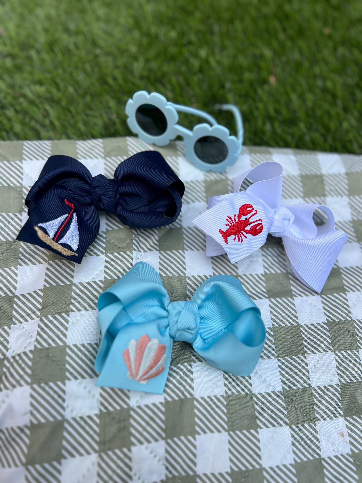 Embroidered Crawfish Straight Edge Boutique Bow