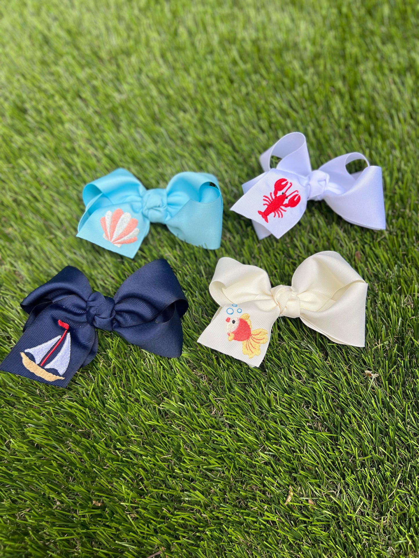 Embroidered Crawfish Straight Edge Boutique Bow