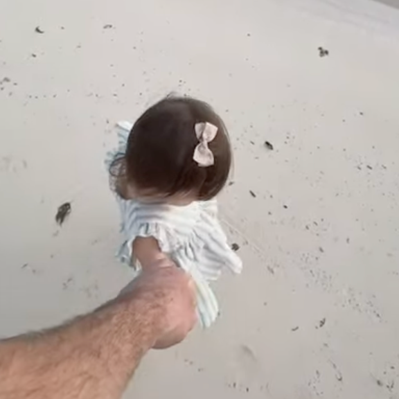 The Victoria Mini Bow